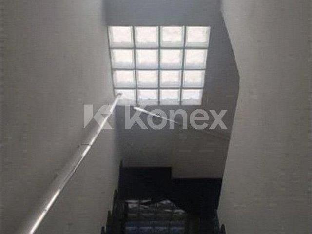 Sobrado à venda com 5 quartos em Jardim Tuã, São Paulo