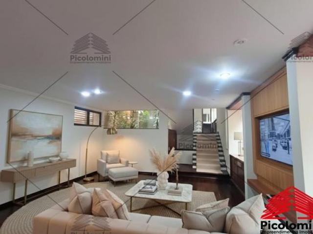SOBRADO A VENDA A MOOCA 320M² COM EDICULA, 6 DORMITORIOS 3 SUÍTES, COZINHA PLANEJADA COM DISPENSA