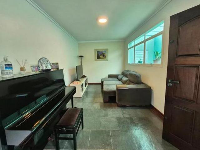 Sobrado à venda amplo, 3 quartos, 1 suíte, 3 vagas com piscina na Vila Indiana próximo à USP