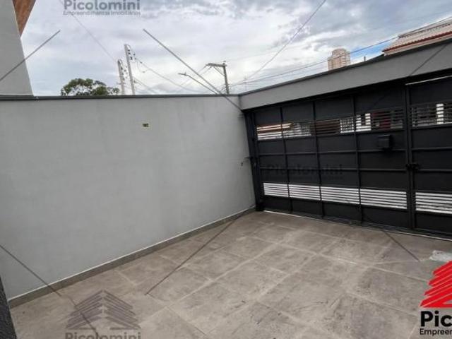 Sobrado à venda Água Rasa novo: 3 quartos, 1 suíte, sala integrada com cozinha, sacada, lavabo, 3 ba