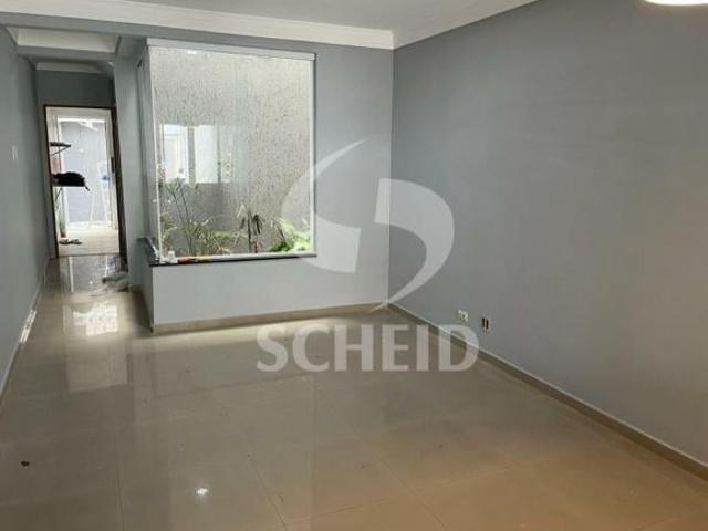 Sobrado a venda de 3 dormitórios sendo 1 suíte, 1 vaga medindo 97 m2 Situado