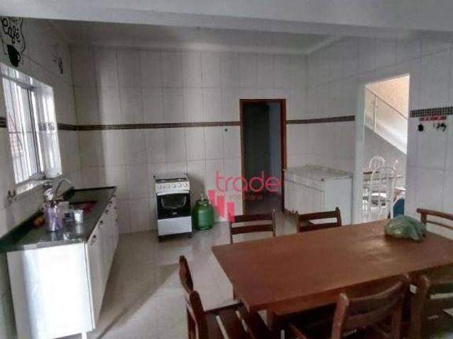 Sobrado à Venda de 03 Suítes no Bairro Jardim Flamboyant em Guará com Amplo Quintal e Churrasqueira