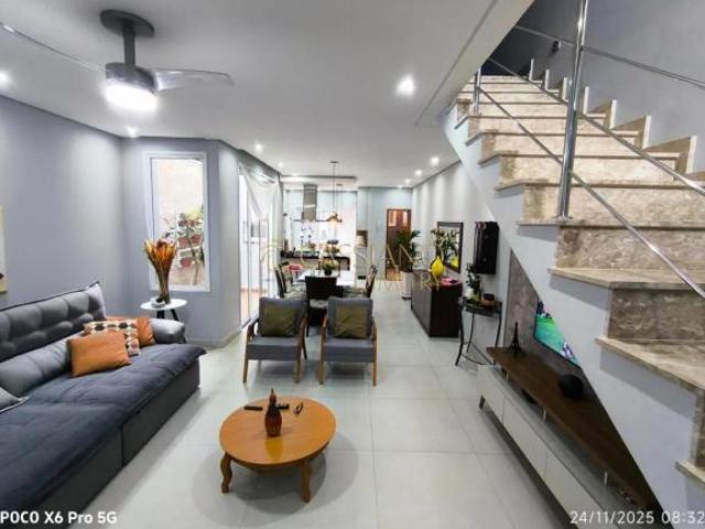 Sobrado à venda de 162m² | 03 dormitórios, sendo 01 suíte e 02 vagas de garagem | Jardim das Industr