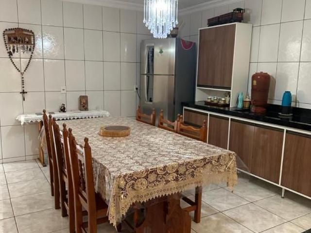 Sobrado à venda, de 212 m2, com 3 quartos, terreno de 160 m2, no Tatuquara, CURITIBA PR