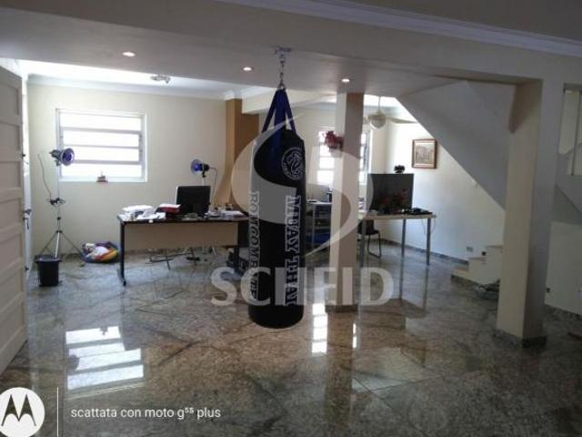 Sobrado a venda de 240,00m² útil, com 3 quartos e 3 vagas na Saúde
