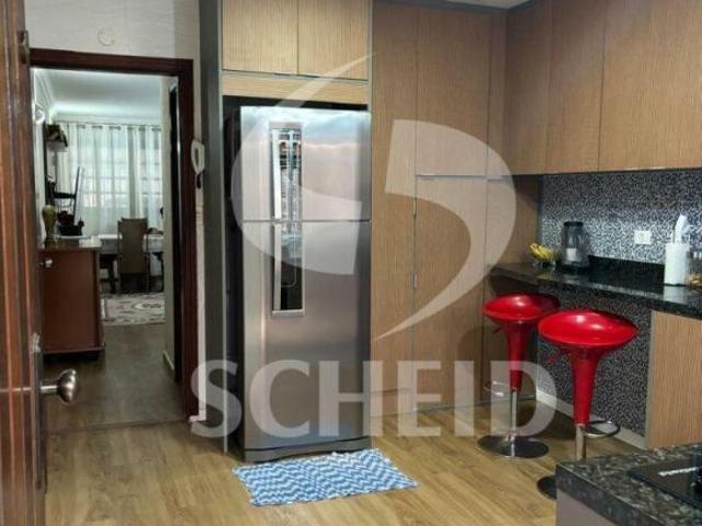 Sobrado á venda de 2 dormitórios, 2 banheiros, 1 vaga próximo a estação autódromo