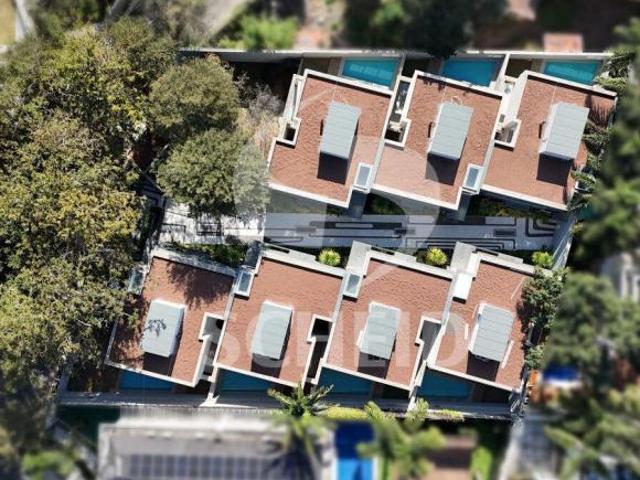Sobrado a venda de 407,00m² útil, com 4 quartos e 4 vagas no Alto da Boa Vista