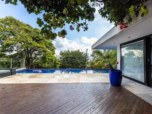 Sobrado à venda e para locação no Alphaville Residencial 8 em Alphaville em Santana de Parnaíba SP