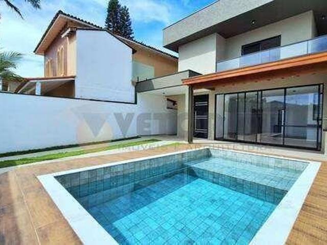 Sobrado à venda em Caraguatatuba, Balneário Copacabana, com 4 quartos, 162m²
