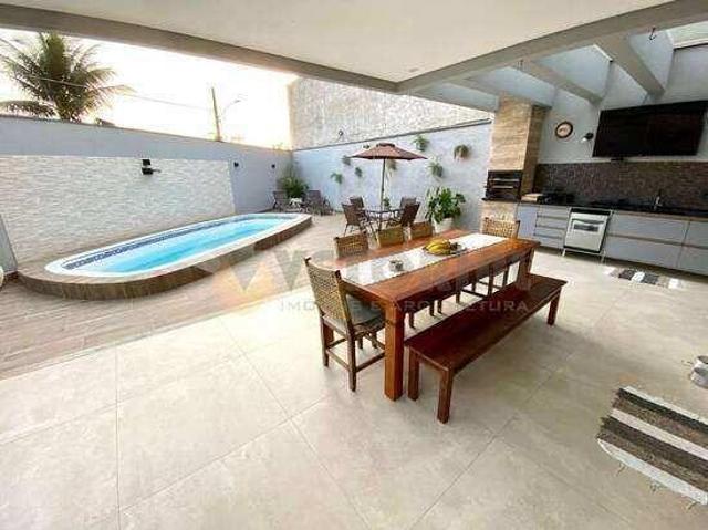 Sobrado à venda em Caraguatatuba, Poiares, com 3 quartos, 230m²