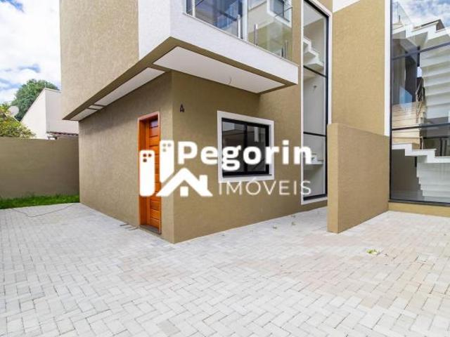 Sobrado à venda em Curitiba, Uberaba, com 3 quartos, 107,00m²