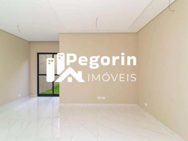 Sobrado à venda em Curitiba, Uberaba, com 3 quartos, 104m²