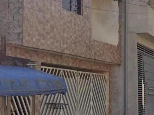Sobrado à venda em Boa Localização no Vila Nova Mauá, Mauá/SP. Fácil acesso ao Rodoanel