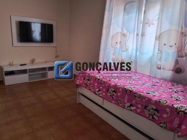 Sobrado à Venda em Diadema Taboão – 4 Quartos, Espaço Gourmet e 2 Vagas