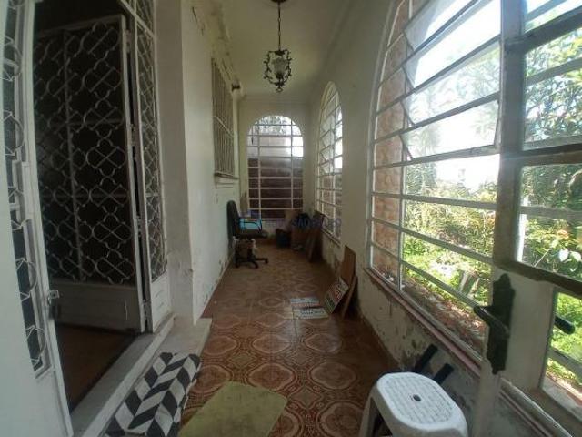 Sobrado à venda em Mirandópolis com 3 quartos em terreno de 300m²