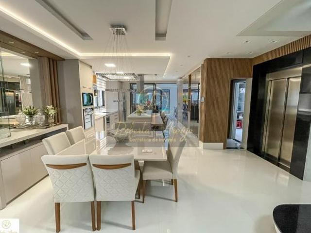 Sobrado à venda em São José dos Pinhais, SAO PEDRO, 424m²