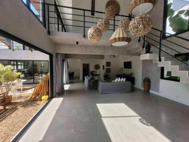 Sobrado à venda em São Sebastião, Toque Toque Pequeno, com 4 quartos, 300,81m²