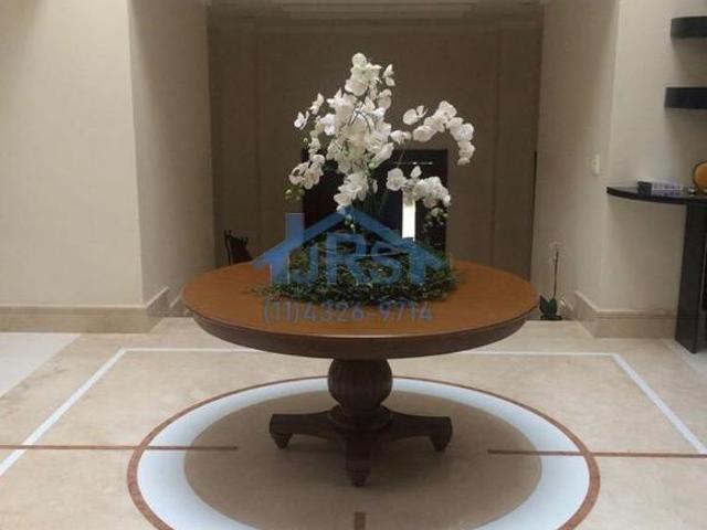 Sobrado à venda em Santana de Parnaíba, Residencial Dez Alphaville, com 5 suít