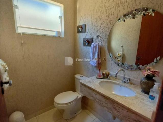 Sobrado à venda em Taubaté, Jardim Independência, com 3 suítes, com 250 m²