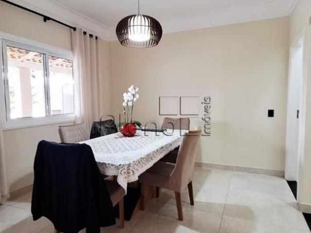Sobrado à venda em Valinhos, Condomínio Millenium, com 4 quartos, com 277.96 m²