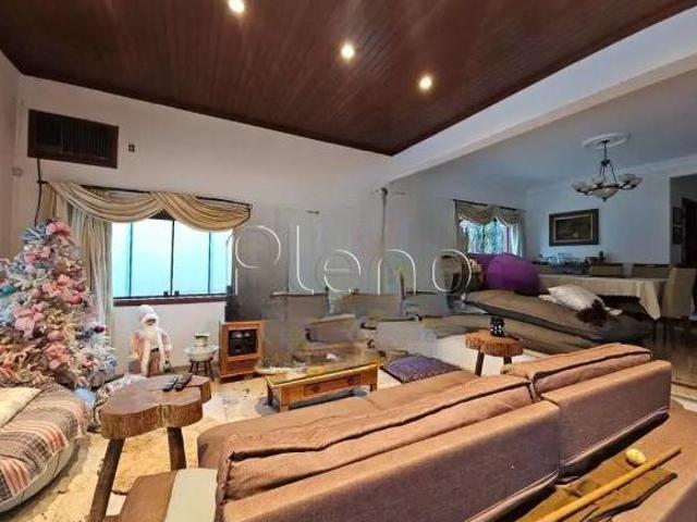 Sobrado à venda em Vinhedo, Condominio Vista Alegre, com 3 suítes, com 517 m²