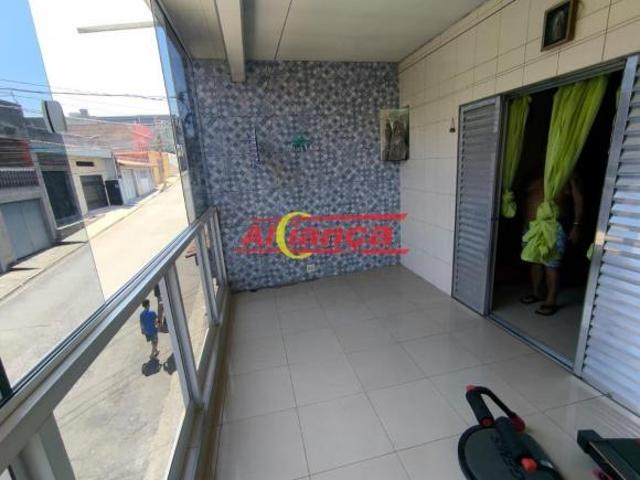 SOBRADO A VENDA LOCALIZADO EM CUMBICA