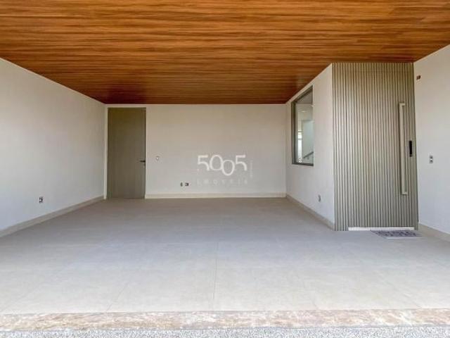Sobrado à venda no Condomínio Saint Paul com 342,16m² e 4 suítes