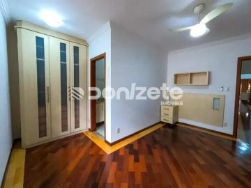 Sobrado à venda no Campestre, Santo André – 3 suítes, 3 vagas e financiamento aceito