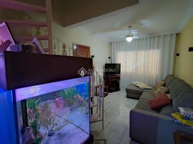 Sobrado à venda no bairro Assunção com 138m², 3 dormitórios, sendo 1 suíte com closet, por R$ 670.00