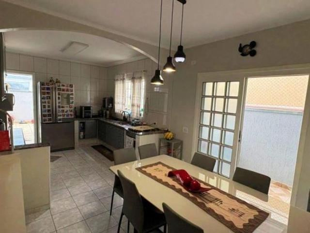Sobrado à venda no Bairro do Jardim Vista Linda na Rua Erva Cidreira