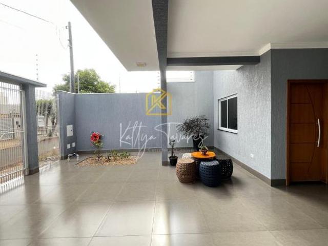 Sobrado à venda no bairro Jardim Laguna Umuarama/PR