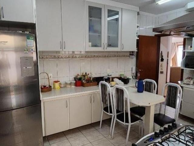 Sobrado à Venda no Bairro Santa Rosália – 5 Dormitórios, Piscina e Espaço Gourmet | Próximo à Av. Do