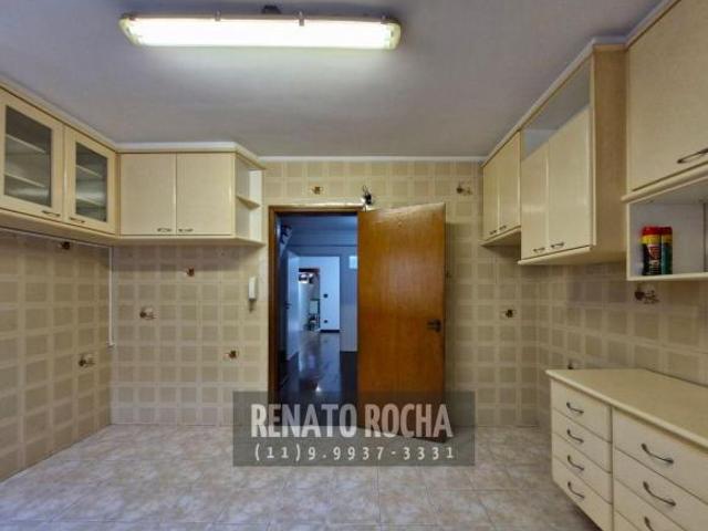 Sobrado à venda no Butantã, com 2 suítes, 1 vaga Próximo ao comércio do Jr. Bonfiglioli