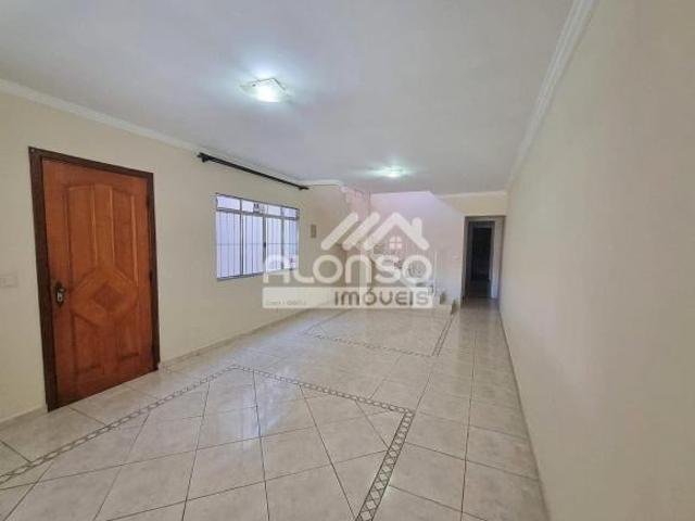 Sobrado à venda no Butantã, 03 quartos sendo 01 suite, 02 vagas!