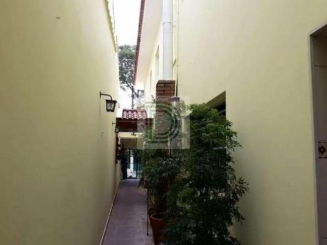 Sobrado à Venda no Jardim Celeste | 4 Dormitórios | 2 Suítes | Terraço | 2 Vagas