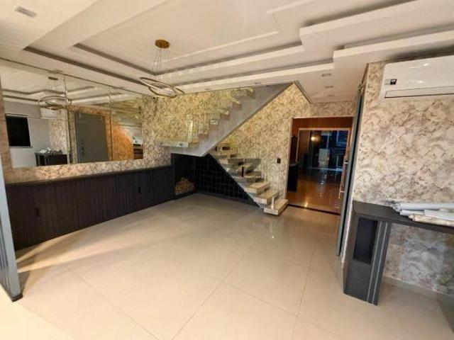 Sobrado à venda no Jardim Paulista I, em Indaiatuba, com 4 dormitórios, 2 suítes, closet, hidromassa