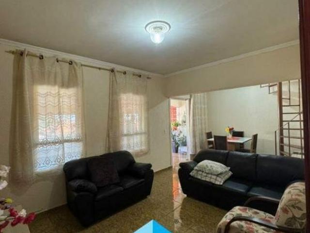 Sobrado à venda no Jardim Santina