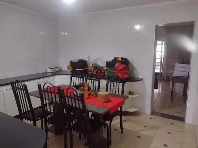 Sobrado à venda no Jardim Zaira 05 em Mauá/SP. Próximo a Escola Ezilda