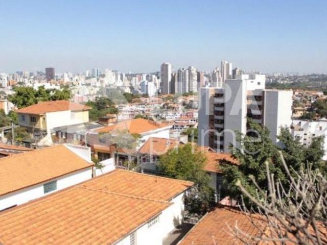 SOBRADO Á VENDA NO SUMAREZINHO