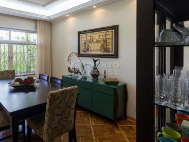 Sobrado à venda no Parque Jabaquara, com 3 dormitórios, 1 suíte e 215m²
