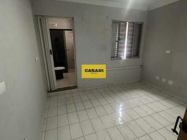 Sobrado à Venda no Piraporinha | 214m² Construídos e Quintal