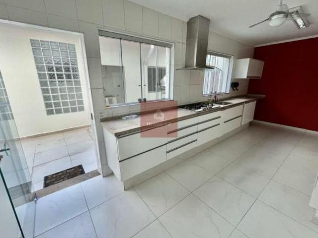 Sobrado à venda no Planalto Paulista 375m² 3 suítes 3 vagas Elevador Área gourmet
