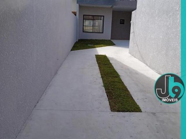 Sobrado à Venda no Uberaba 145m² com 3 quartos, 1 suíte, sala e 1 vaga de garagem por R$ 649.000,00