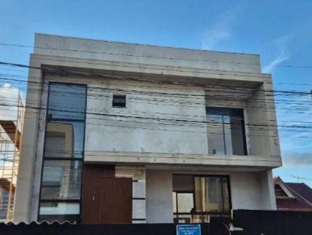 Sobrado a venda no Xaxim