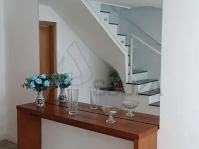 Sobrado a Venda na Santa Teresinha, com 114m² área, 2 quartos, banheiro, 1 vaga
