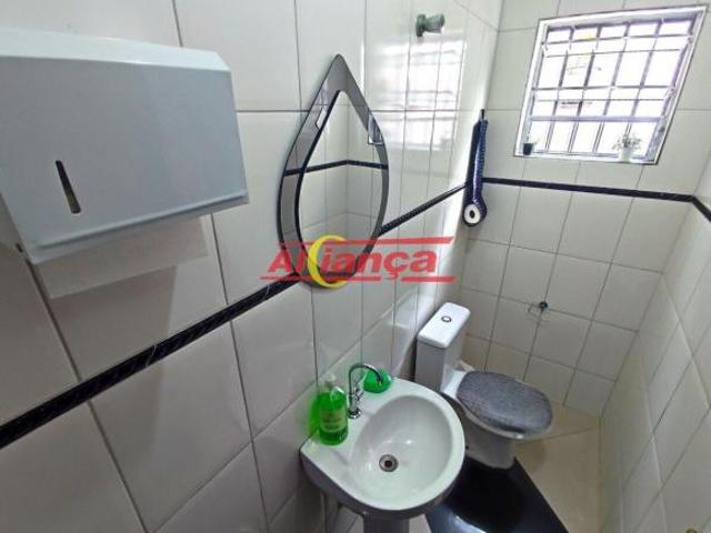 SOBRADO À VENDA NA VILA BARROS COM 2 QUARTOS, 2 SUÍTES, POR R$ 680.000