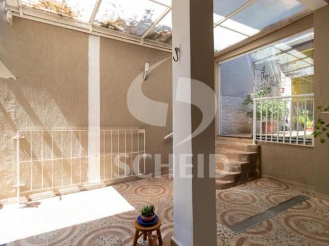 Sobrado á Venda na Vila Mariana com 241m², 3 quartos sendo 3 suítes, 3 vagas
