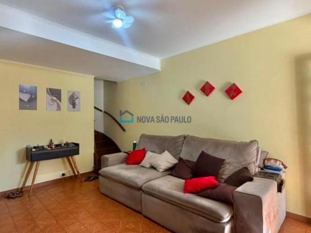 Sobrado à venda na Vila Parque Jabaquara Ambientes amplos e excelente localização