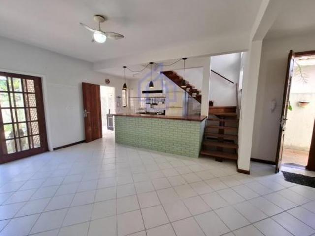 SOBRADO À VENDA PRÓXIMO DA PRAIA EM ILHABELA SP