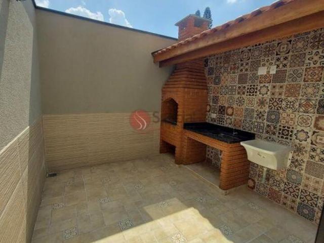 Sobrado à venda Vila Granada com 3 suítes, 2 vagas, novo